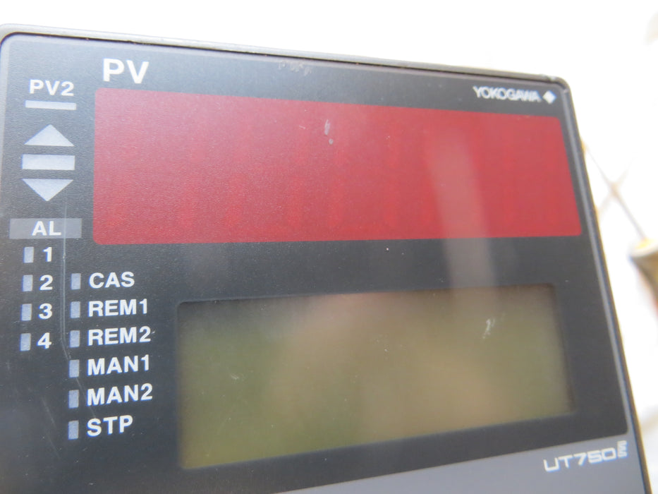 Yokogawa UT750-51 "Programmable controller"