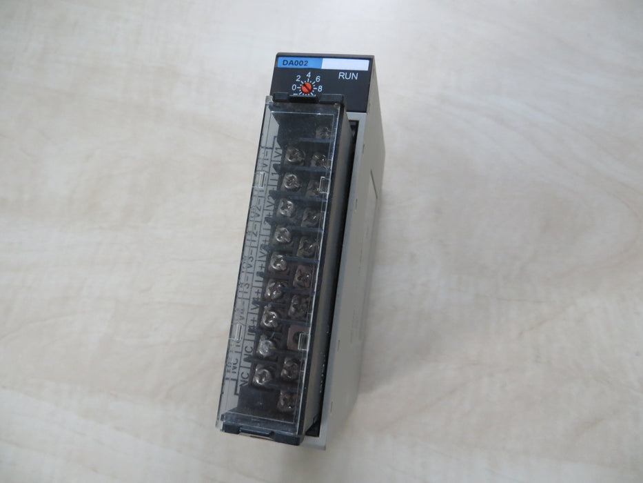 Omron C200H-DA002 "D/A unit"