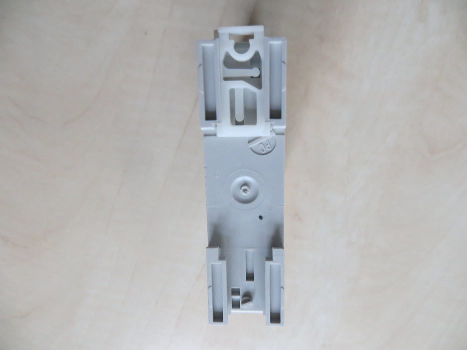 ABB 1SVR430720R0500 "Temperature Monitoring Relay"