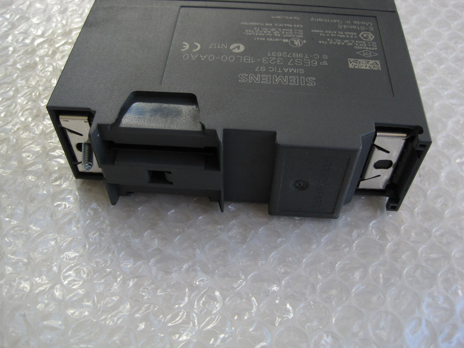 Siemens  6ES7 323-1BL00-0AA0  "Input/Output Module"