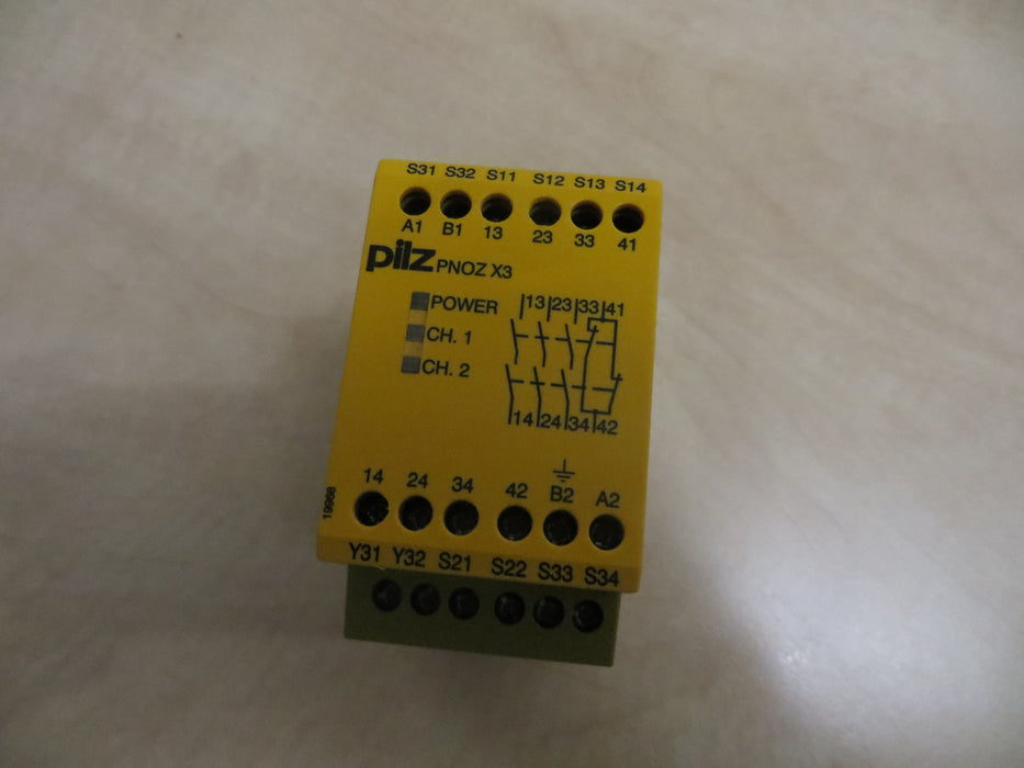 PILZ PNOZ X3 24VDC 3n/o 1n/c 1so  774310 "Safety Relay"