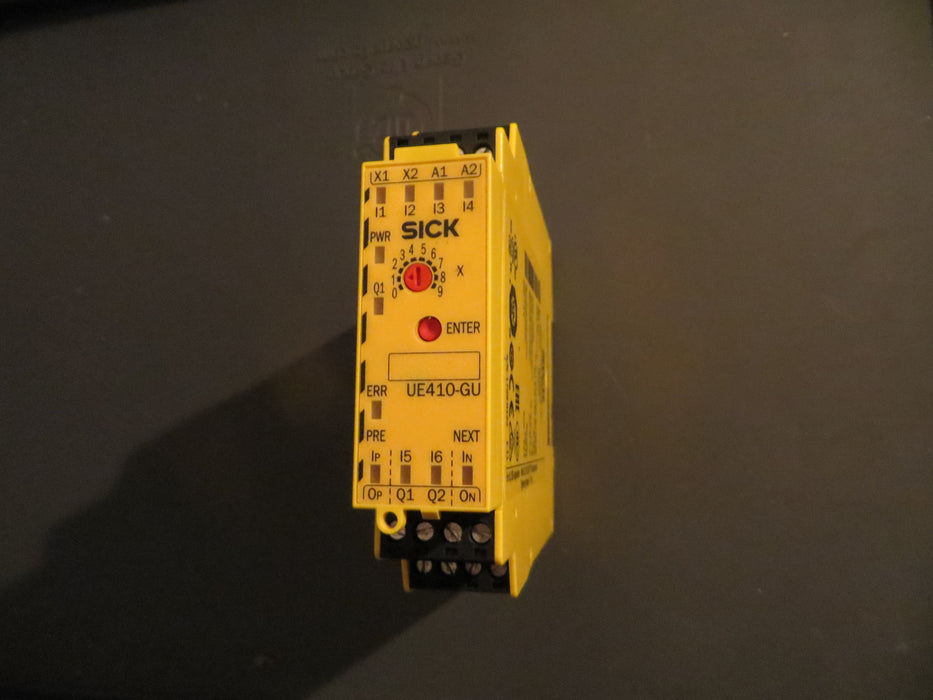 PILZ PNOZ XV3.1P 30/24VDC 3n/o 1n/c2n "Veiligheidsrelais"