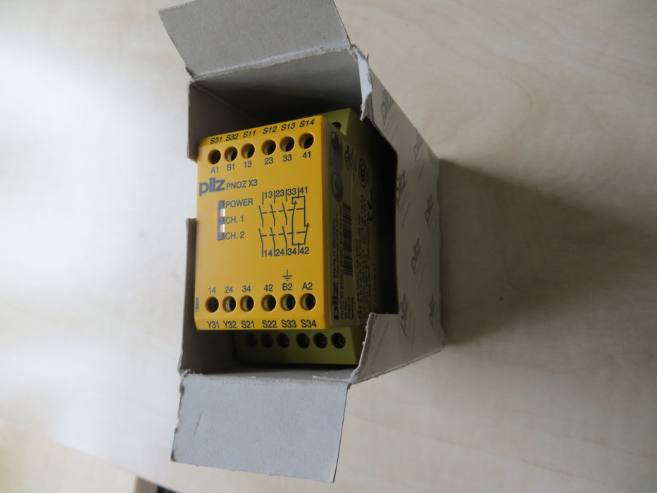 PILZ PNOZ XV3.1P 30/24VDC 3n/o 1n/c2n "Veiligheidsrelais"