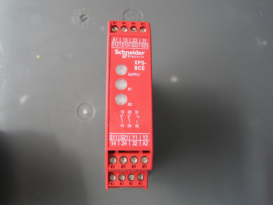 Schneider Electric XPSBCE3110P  "Relay Module"