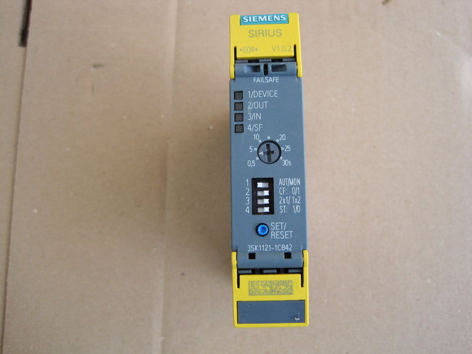 Siemens 3SK1121-1CB42  "Safety Relay"