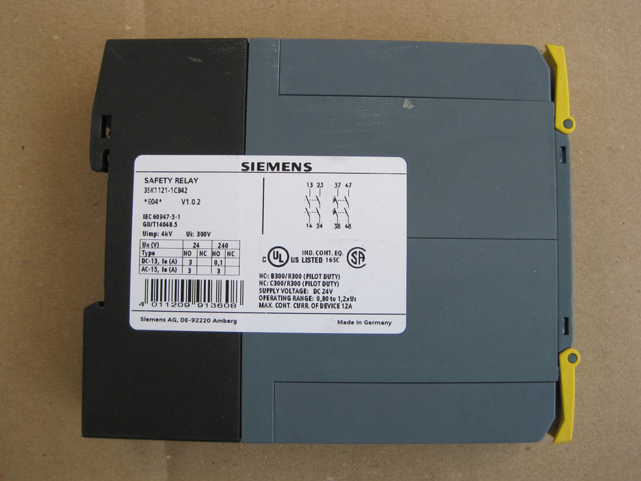 Siemens 3SK1121-1CB42  "Safety Relay"