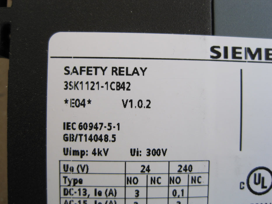Siemens 3SK1121-1CB42  "Safety Relay"