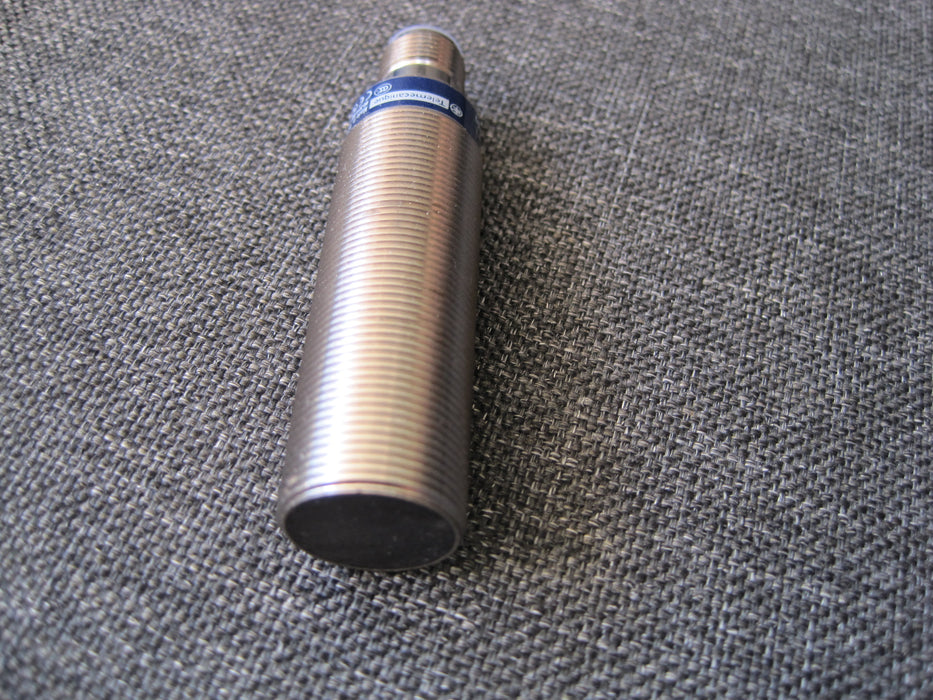 Telemcanique XS618B1PAM  "Sensor"