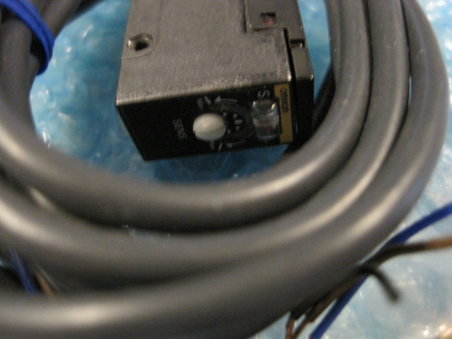 Omron E3S-AR61  "Sensor"
