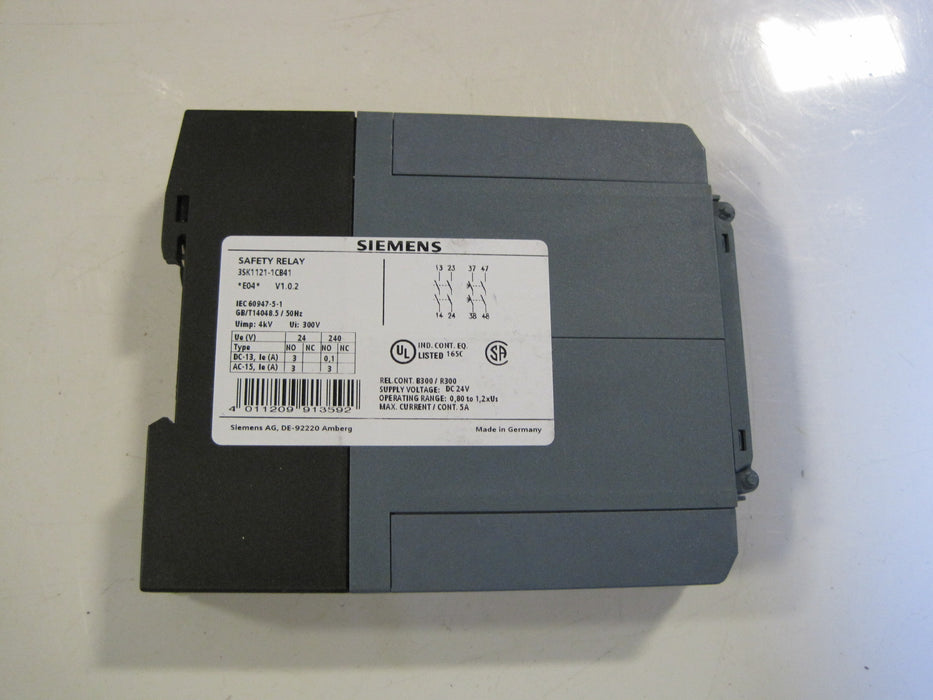 Siemens  3SK1121-1CB41  "Safety relay"
