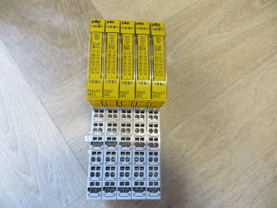 PILZ PNOZ XV3.1P 30/24VDC 3n/o 1n/c2n "Veiligheidsrelais"