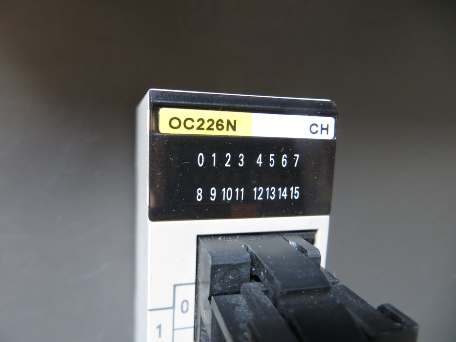 Omron C200H-OC226N "Output unit"