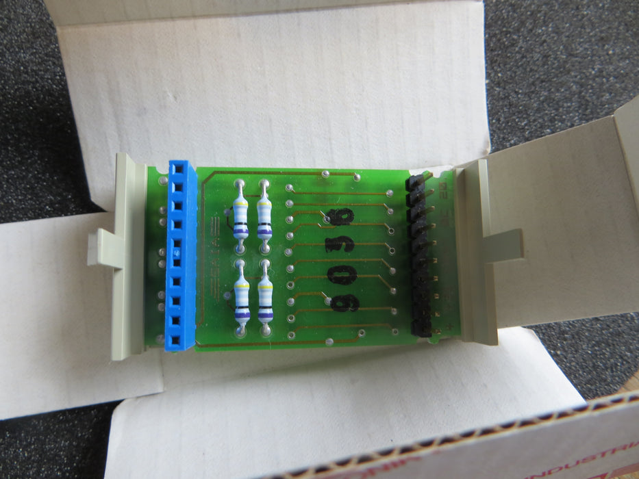 SAIA PCD7.W105  "Analog Input Module"