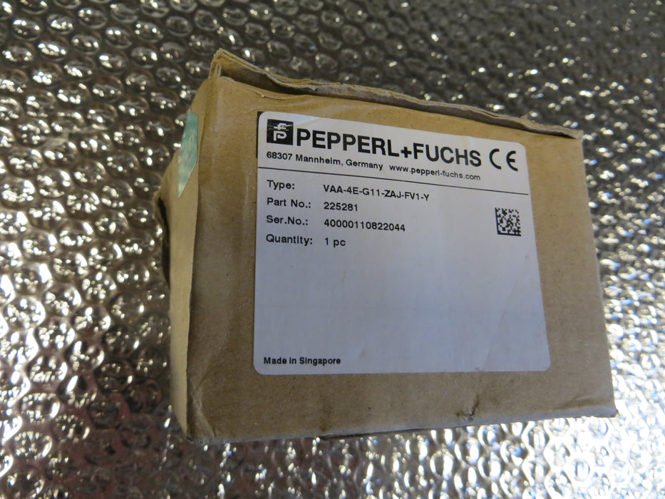 Pepperl + Fuchs VAA-4E-G11-ZAJ-FV1-Y "Interface module"