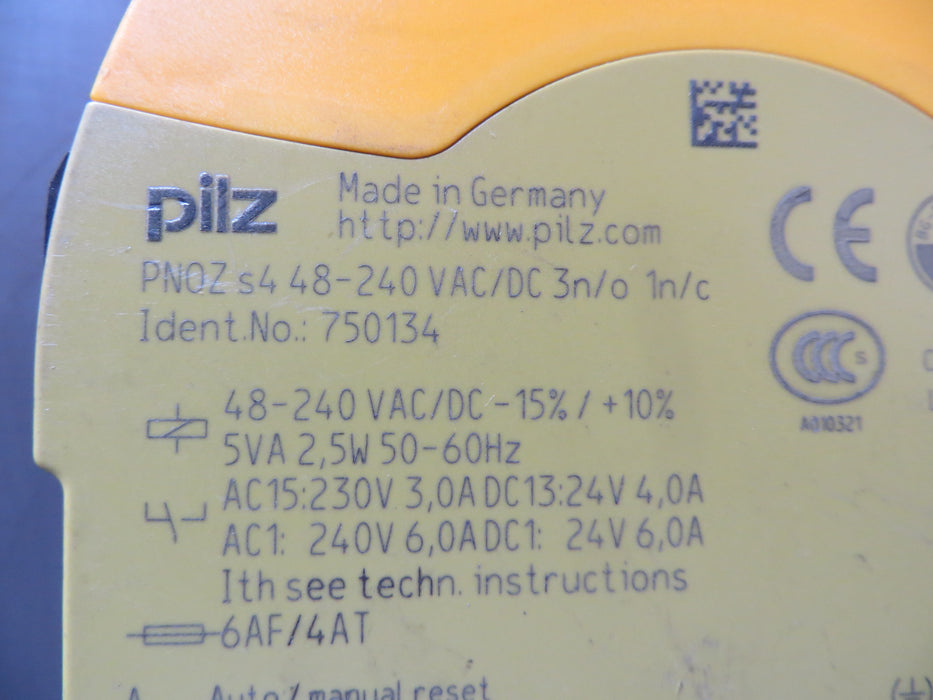 PILZ PNOZ s4 48-240 VAC/DC 3n/o 1n/c  750134  "Relay"