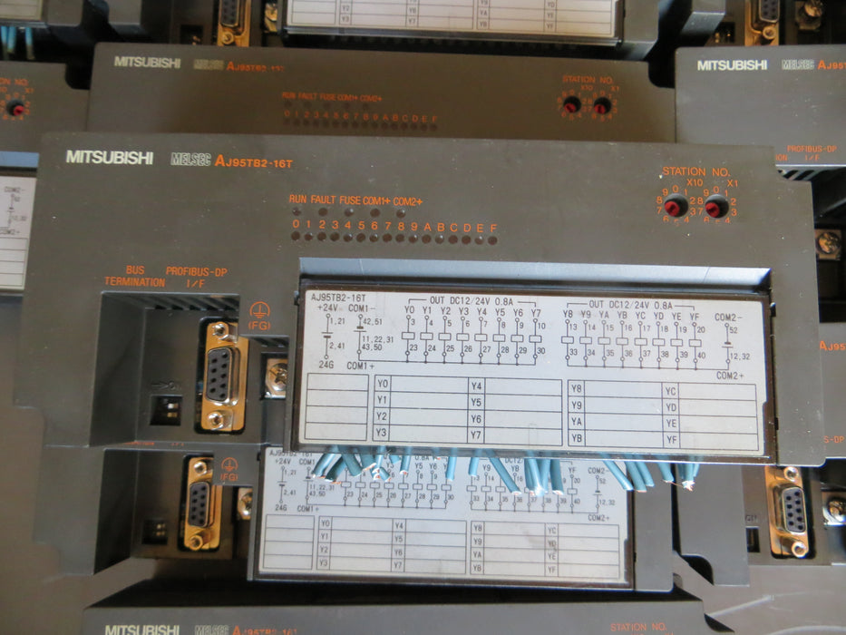Mitsubishi Electric  AJ95TB2-16T  "PLC output module"