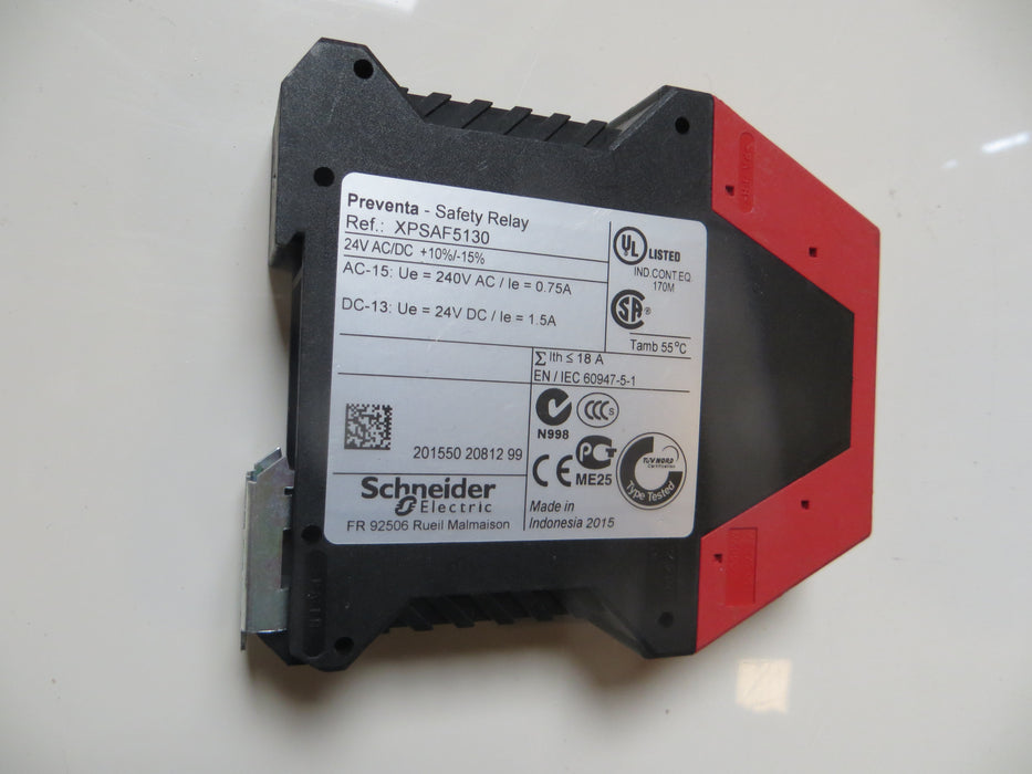 Schneider Electric XPS-AF5130 "Safety relay"