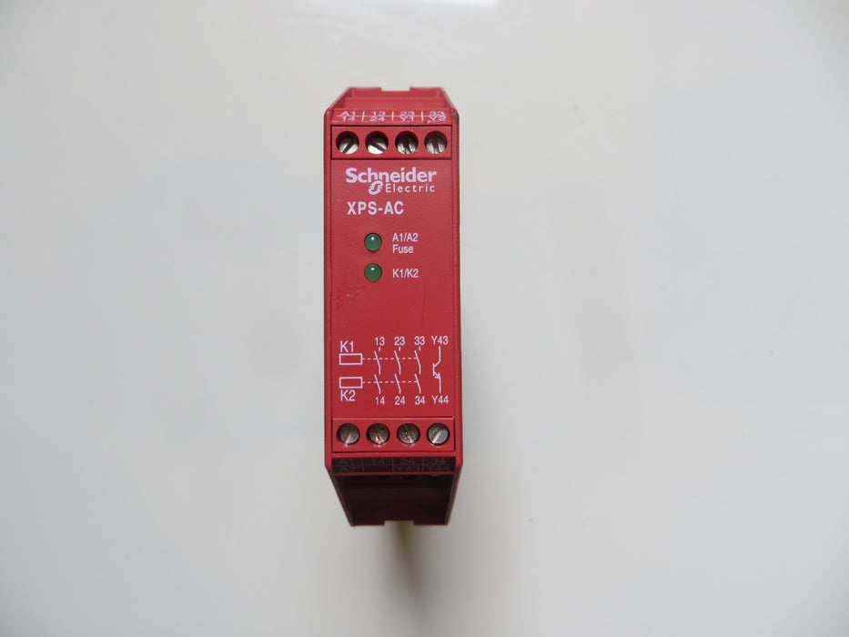 Schneider Electric XPS-AC5121 "Safety relay"