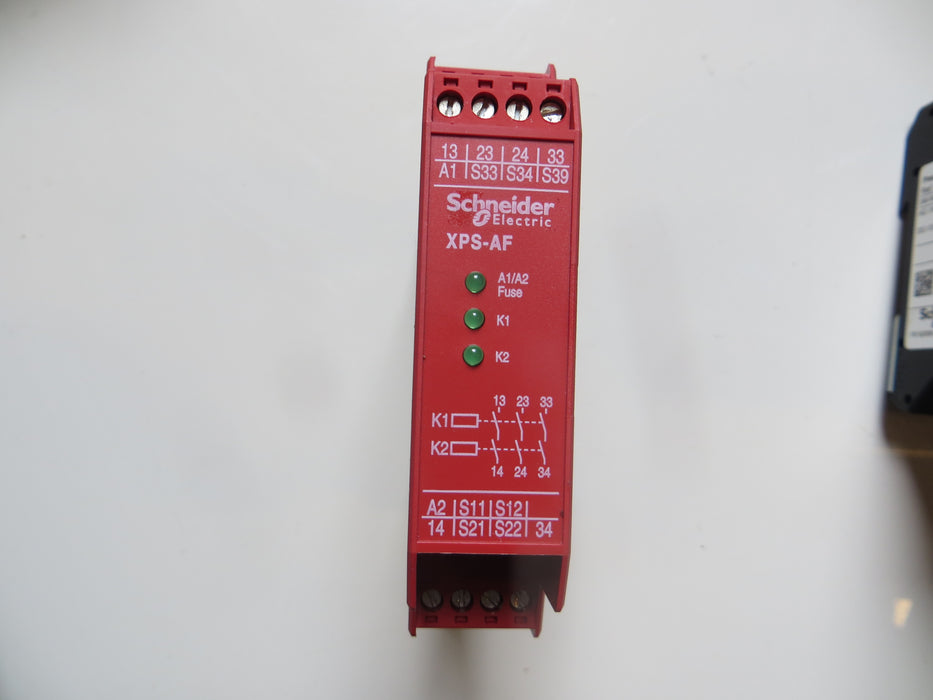 Schneider Electric XPSAF5130P "Safety relay"