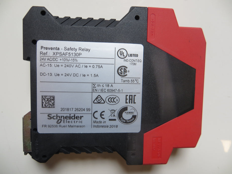 Schneider Electric XPSAF5130P "Safety relay"