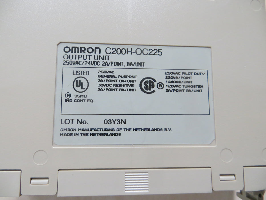 Omron C200H-OC225 "Output unit"